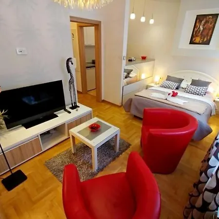 Atos Apartment *